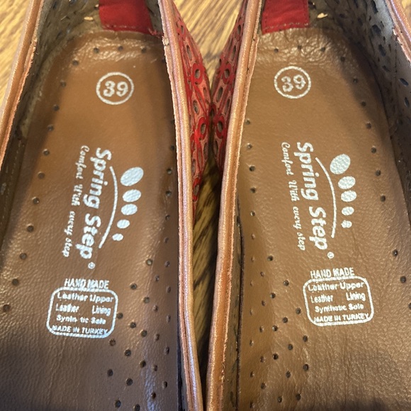 EUC Spring Step Tulisa Leather Red Lattice Cut Casual Flats, Size 39 (US 8.5) - Picture 6 of 8